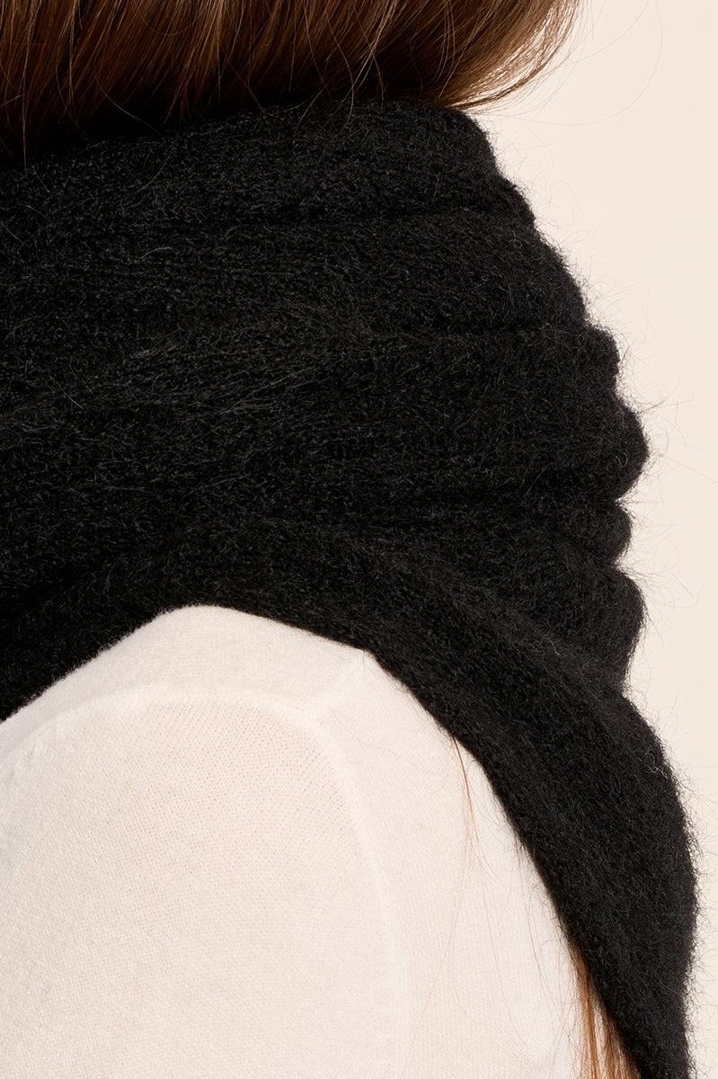 LADIES KNITTED SCARF