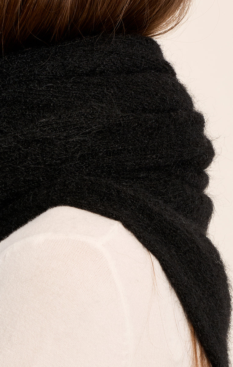 LADIES KNITTED SCARF