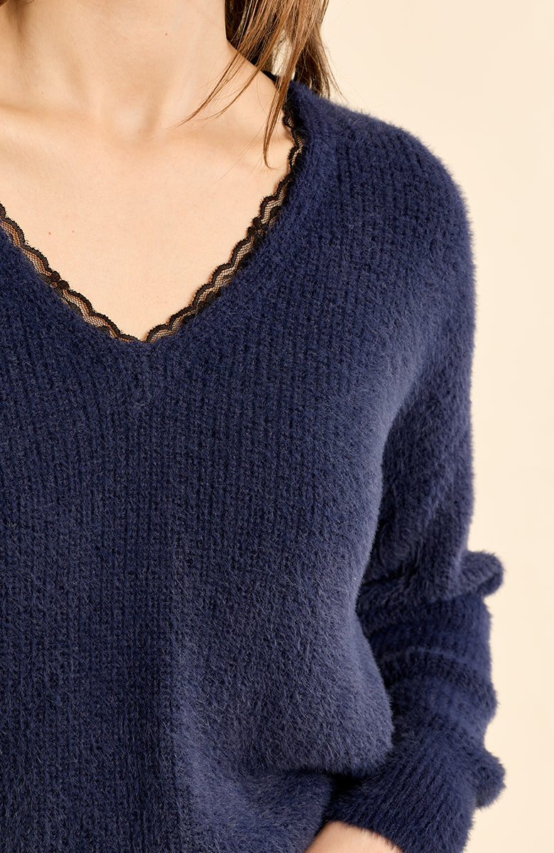 LADIES KNITTED SWEATER