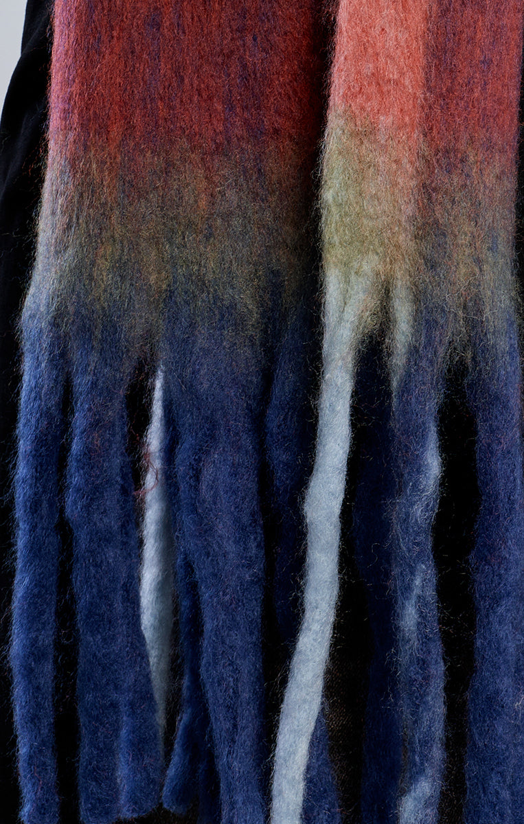 YOUNG LADIES KNITTED SCARF