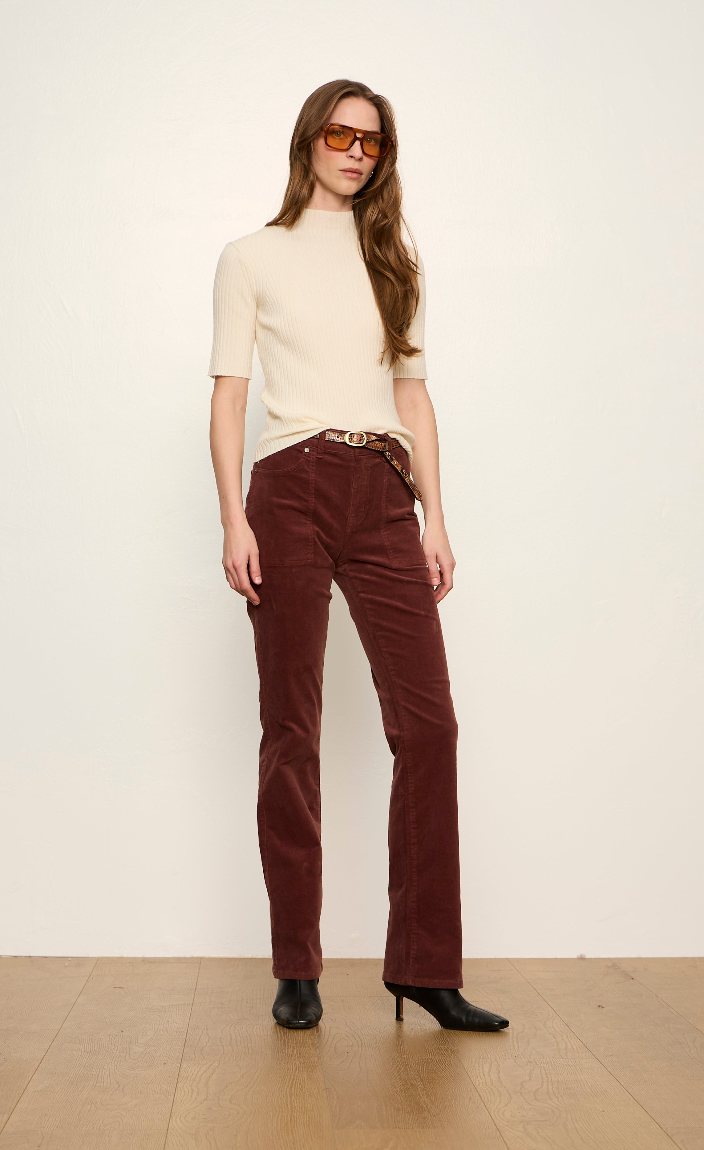 HIGH NECK RIBBED TOP