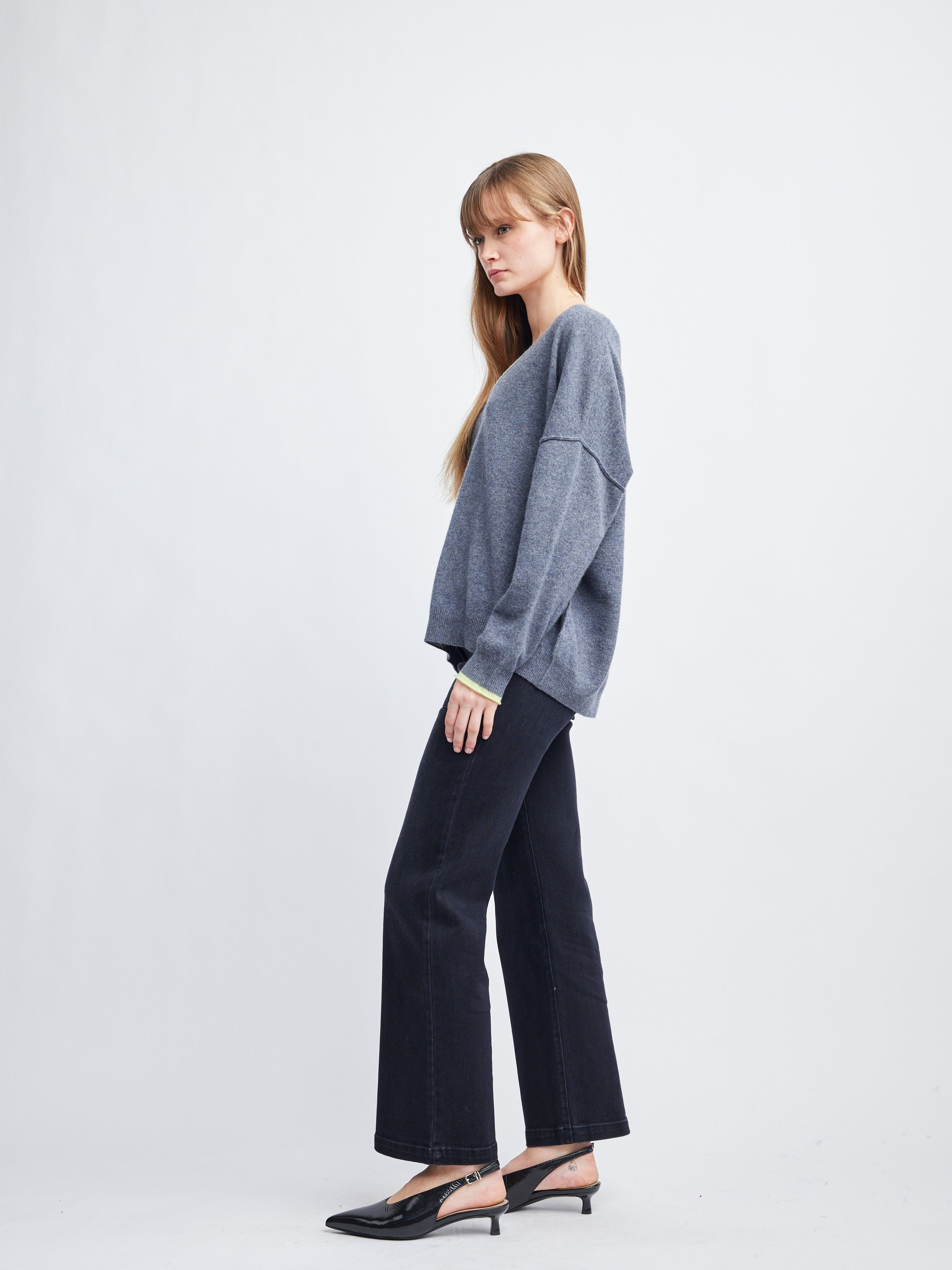 Naomi Oversize V Cashmere Sweater
